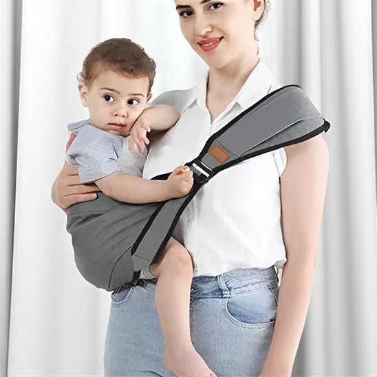 maman avec porte-bébé sereloo gris