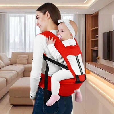 maman et porte bebe hanche rouge
