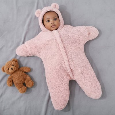 Bébé et nid d'ange bebe rose