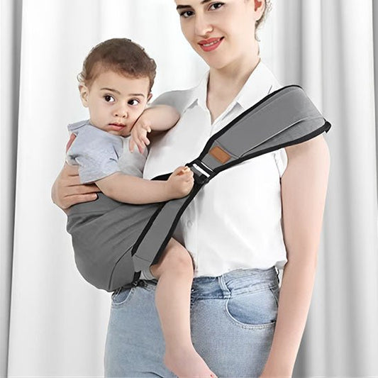 maman avec porte-bébé sereloo gris