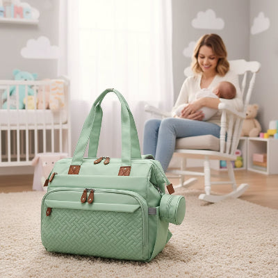 maman avec sac a dos a langer vert - Naturelancia™