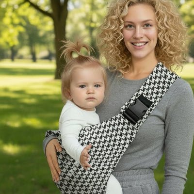 maman et écharpe portage damier